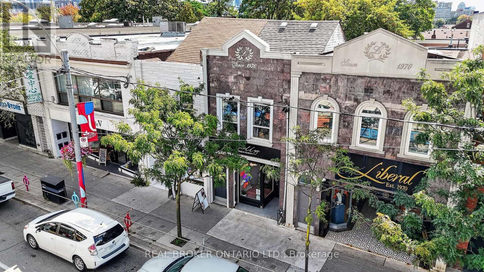 803 Dundas Street W, Toronto, ON