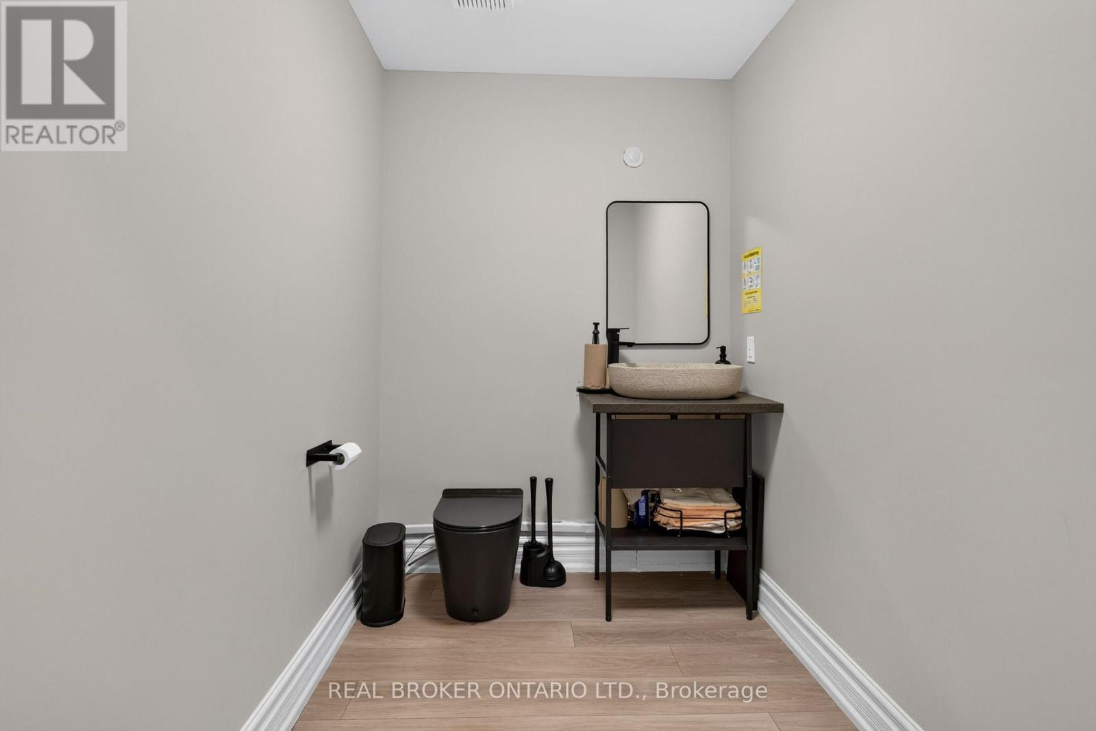 803 Dundas Street W, Toronto, ON
