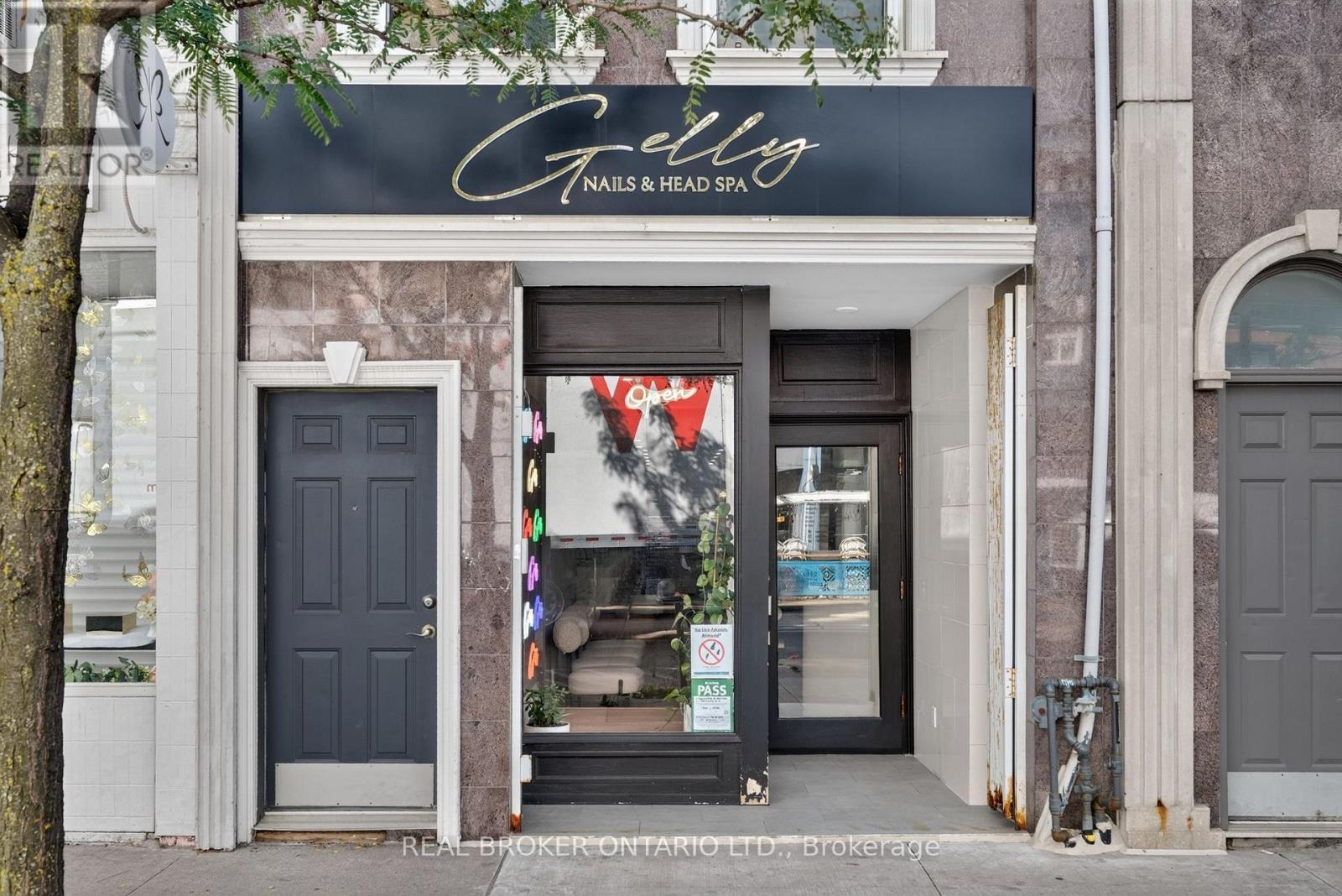 803 Dundas Street W, Toronto, ON