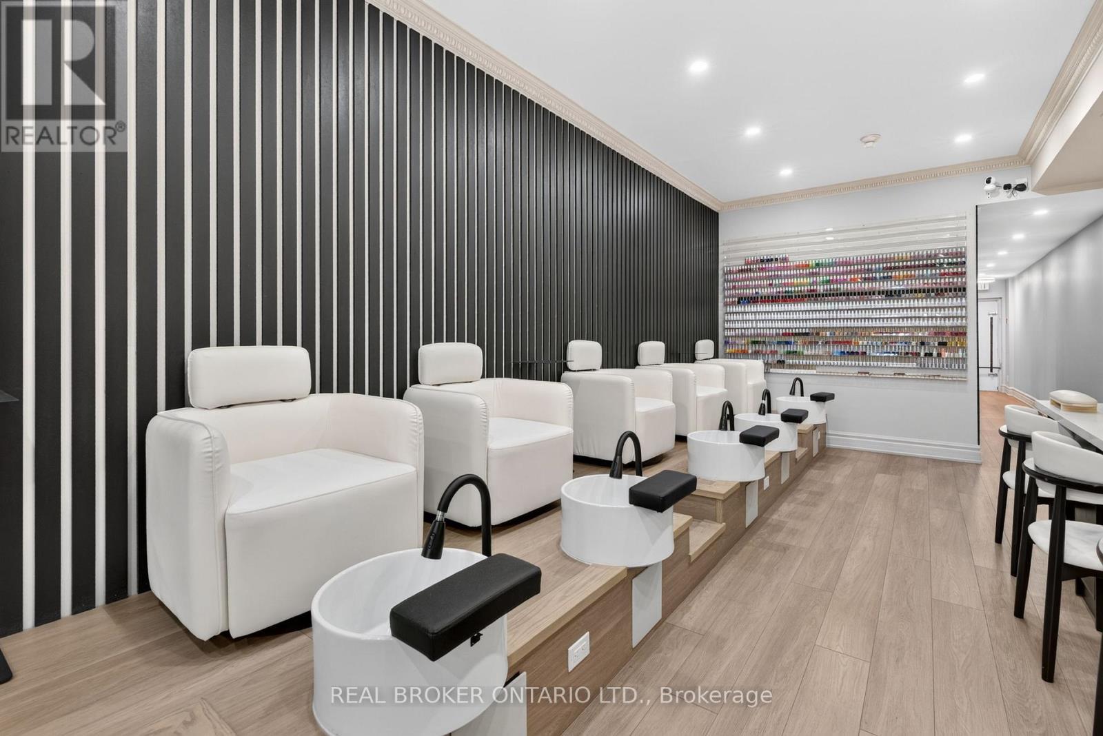803 Dundas Street W, Toronto, ON