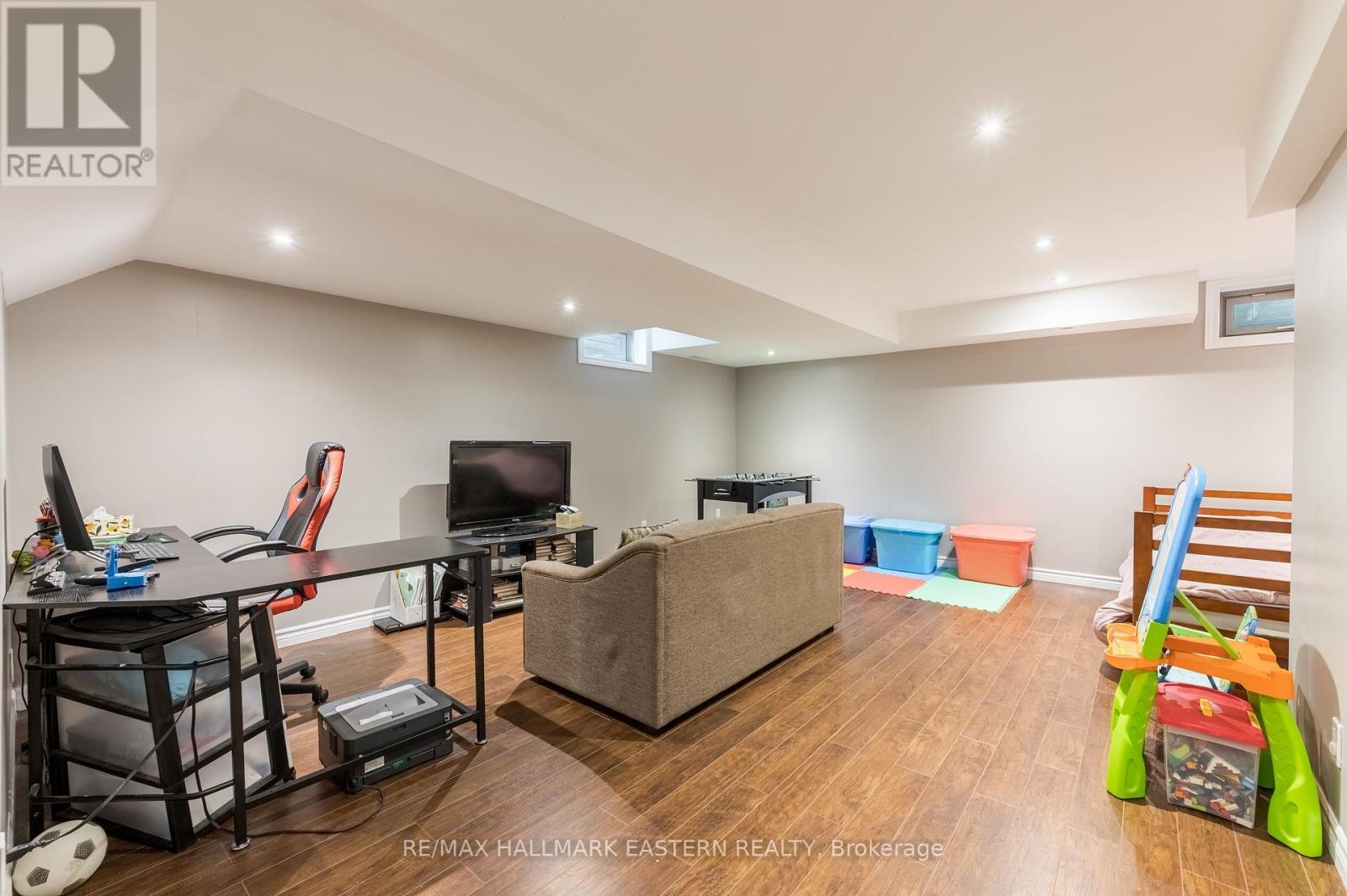 247 Bowen Drive, Peterborough (Northcrest Ward 5), ON