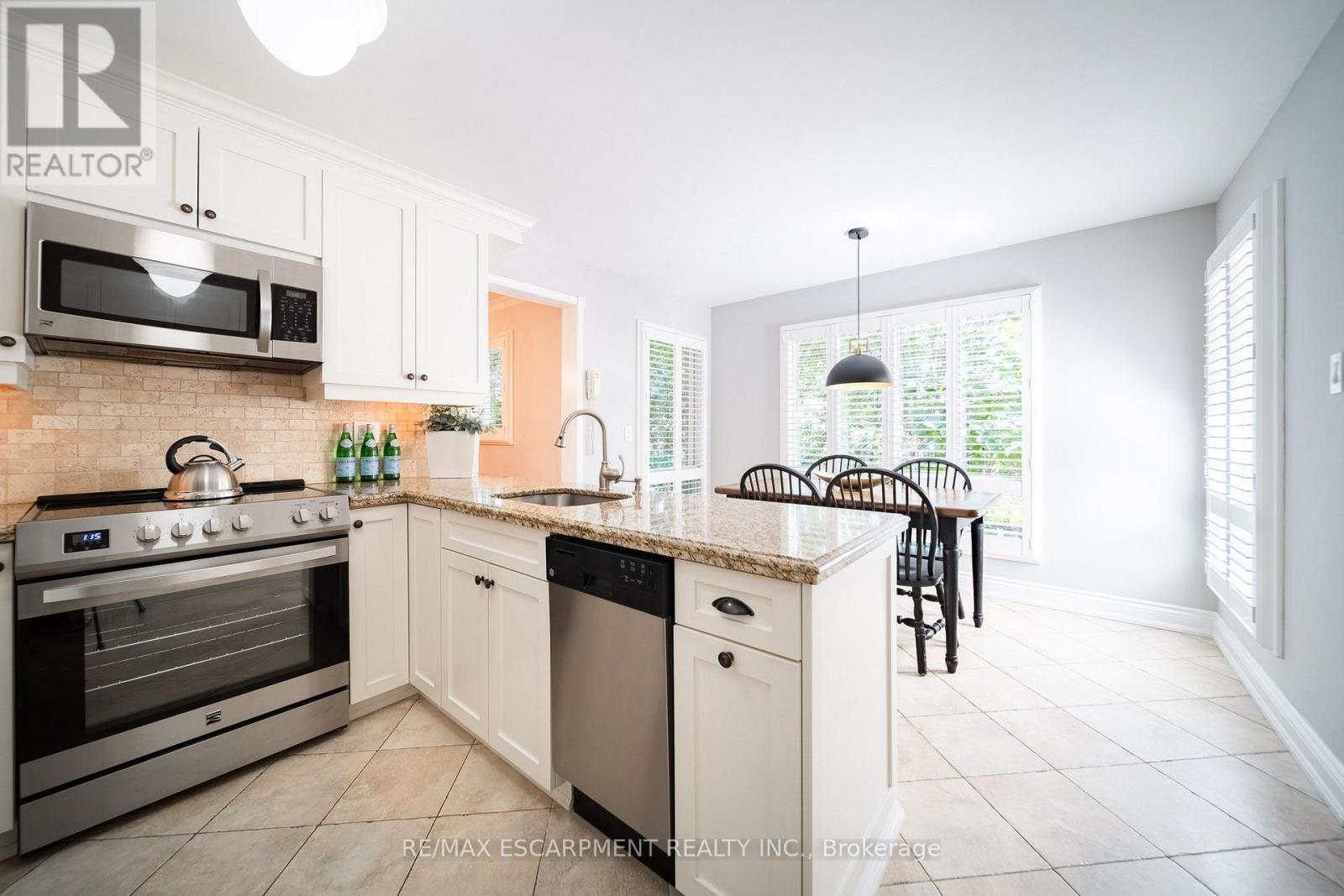3212 Pinemeadow Drive, Burlington, ON