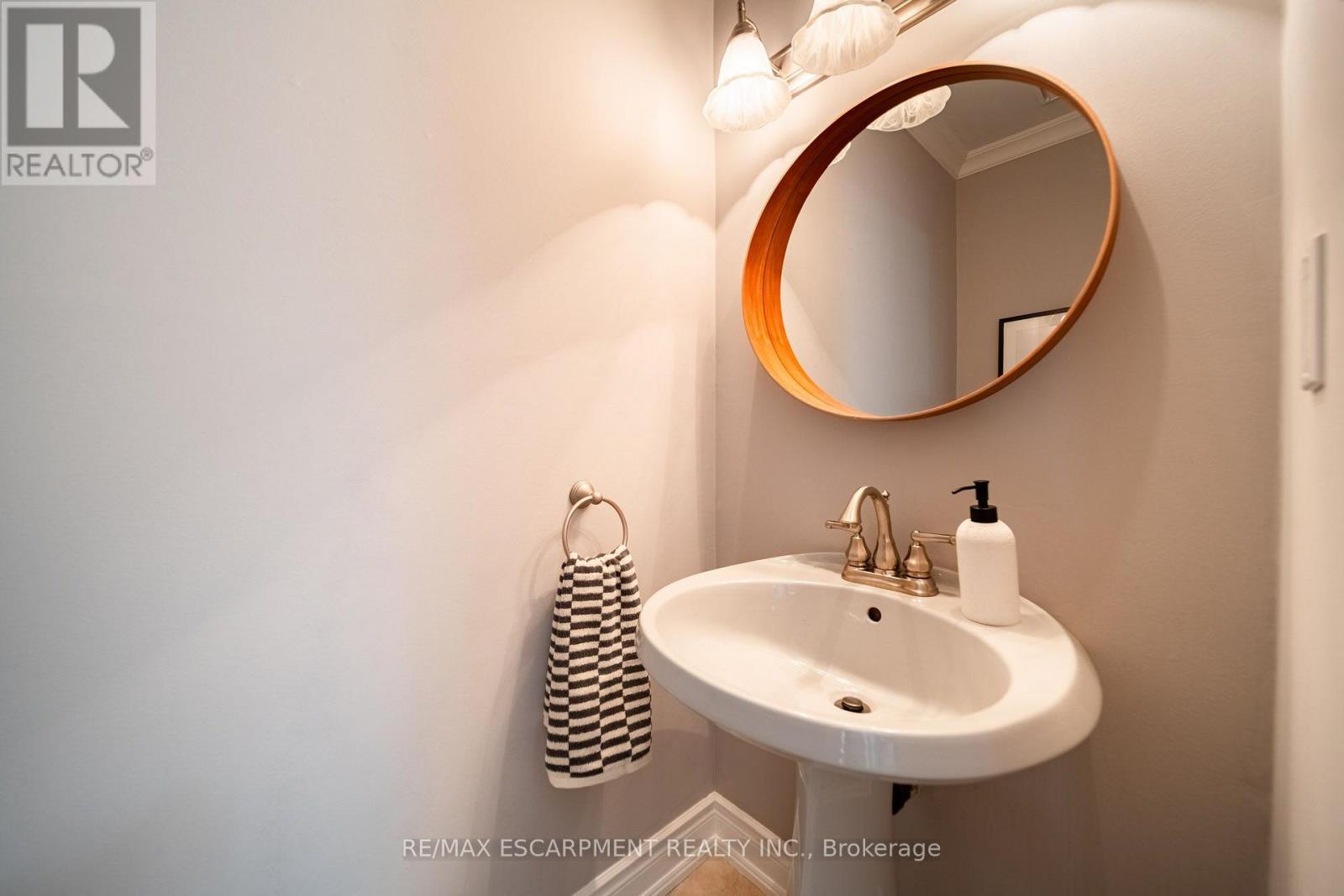 3212 Pinemeadow Drive, Burlington, ON