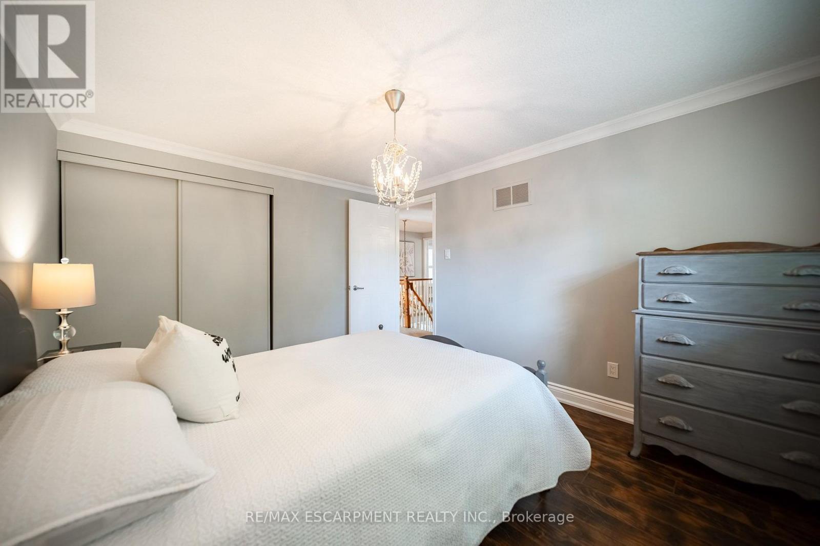 3212 Pinemeadow Drive, Burlington, ON