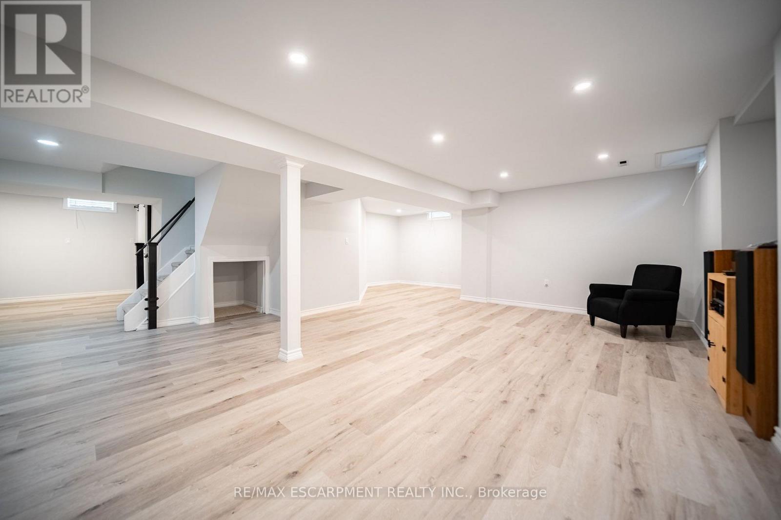 3212 Pinemeadow Drive, Burlington, ON