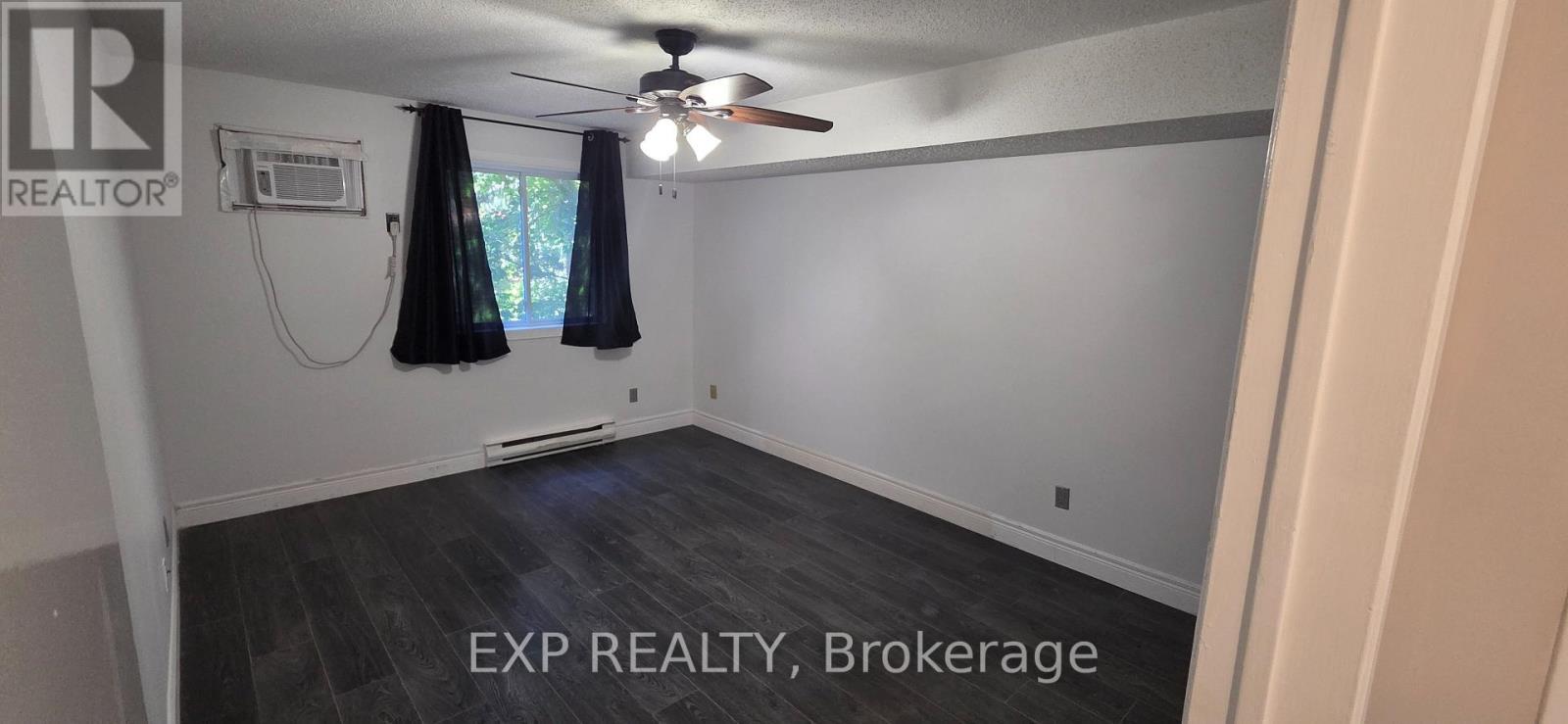 220 - 725 Deveron Crescent, London South (South T), ON