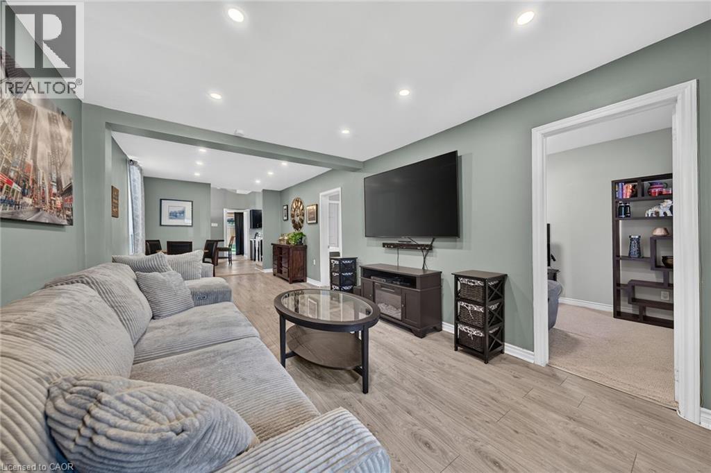 7 East 24Th Street, Hamilton, ON