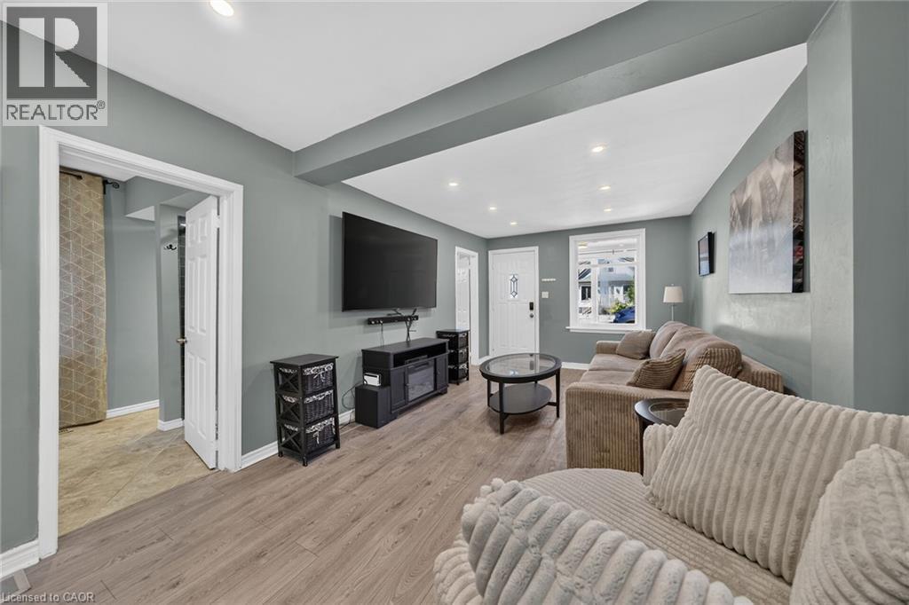 7 East 24Th Street, Hamilton, ON