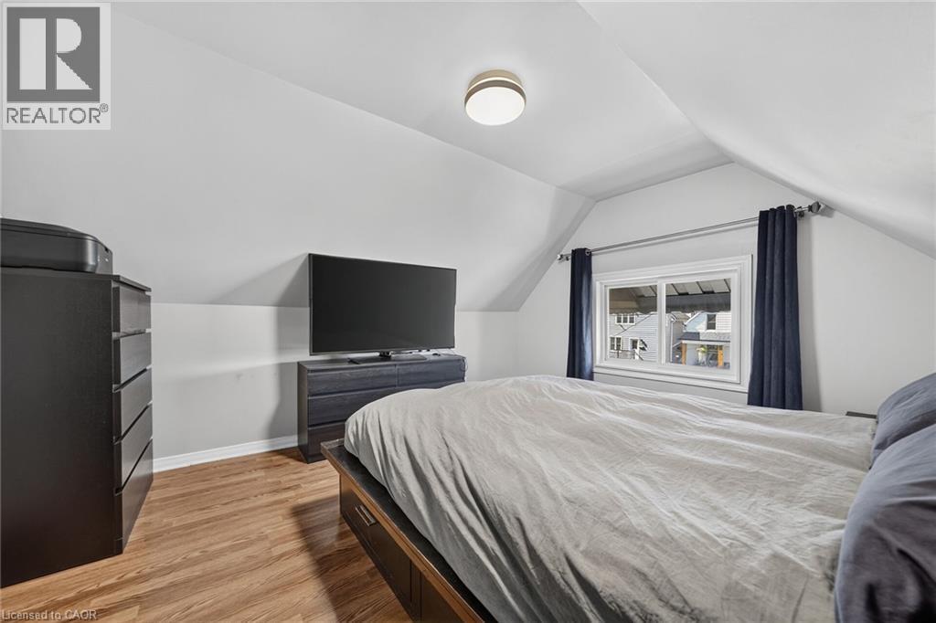 7 East 24Th Street, Hamilton, ON