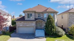 141 Rue Donnacona Dollard-Des-Ormeaux, QC H9B 3J8