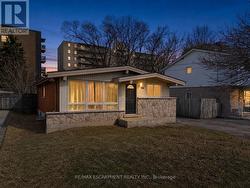 37 LILACSIDE DRIVE  Hamilton, ON L8V 2L5