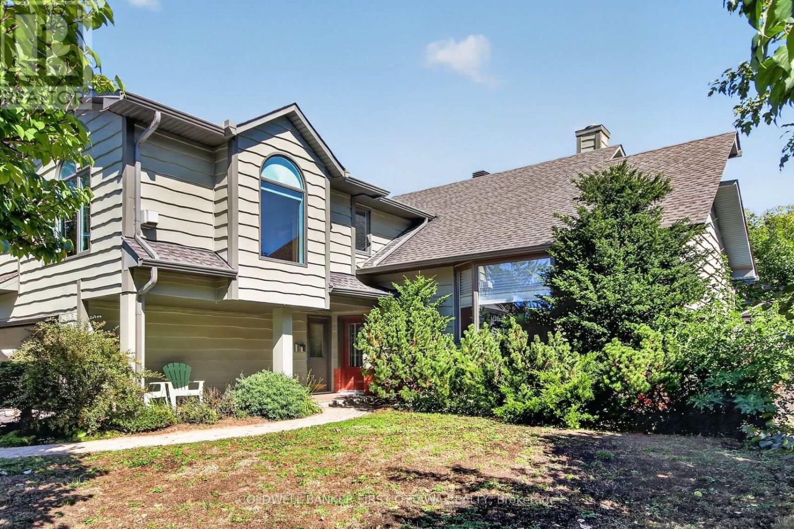 9 Foxrun Lane, Ottawa, ON