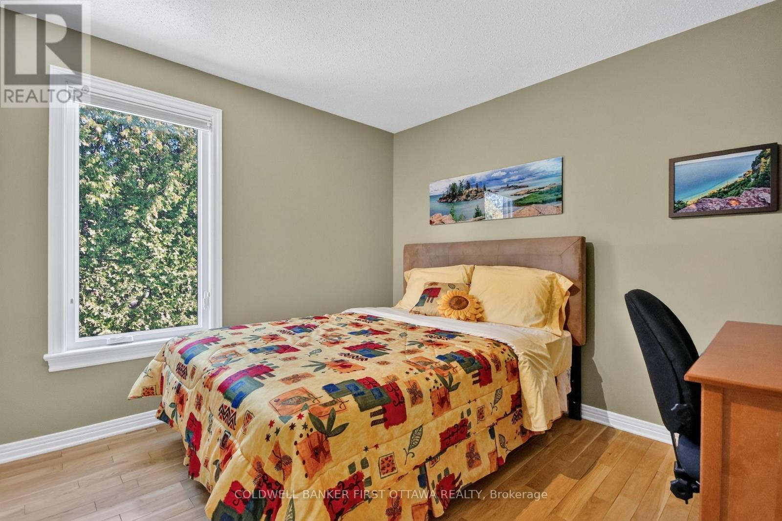 9 Foxrun Lane, Ottawa, ON