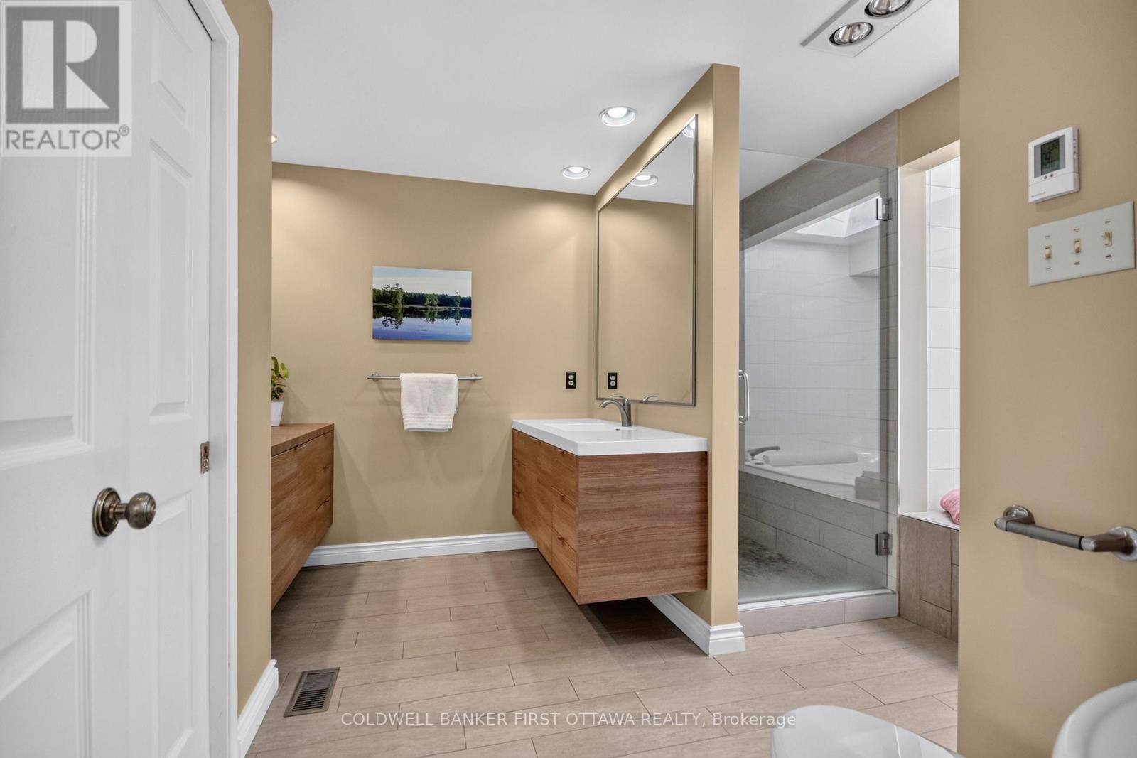 9 Foxrun Lane, Ottawa, ON