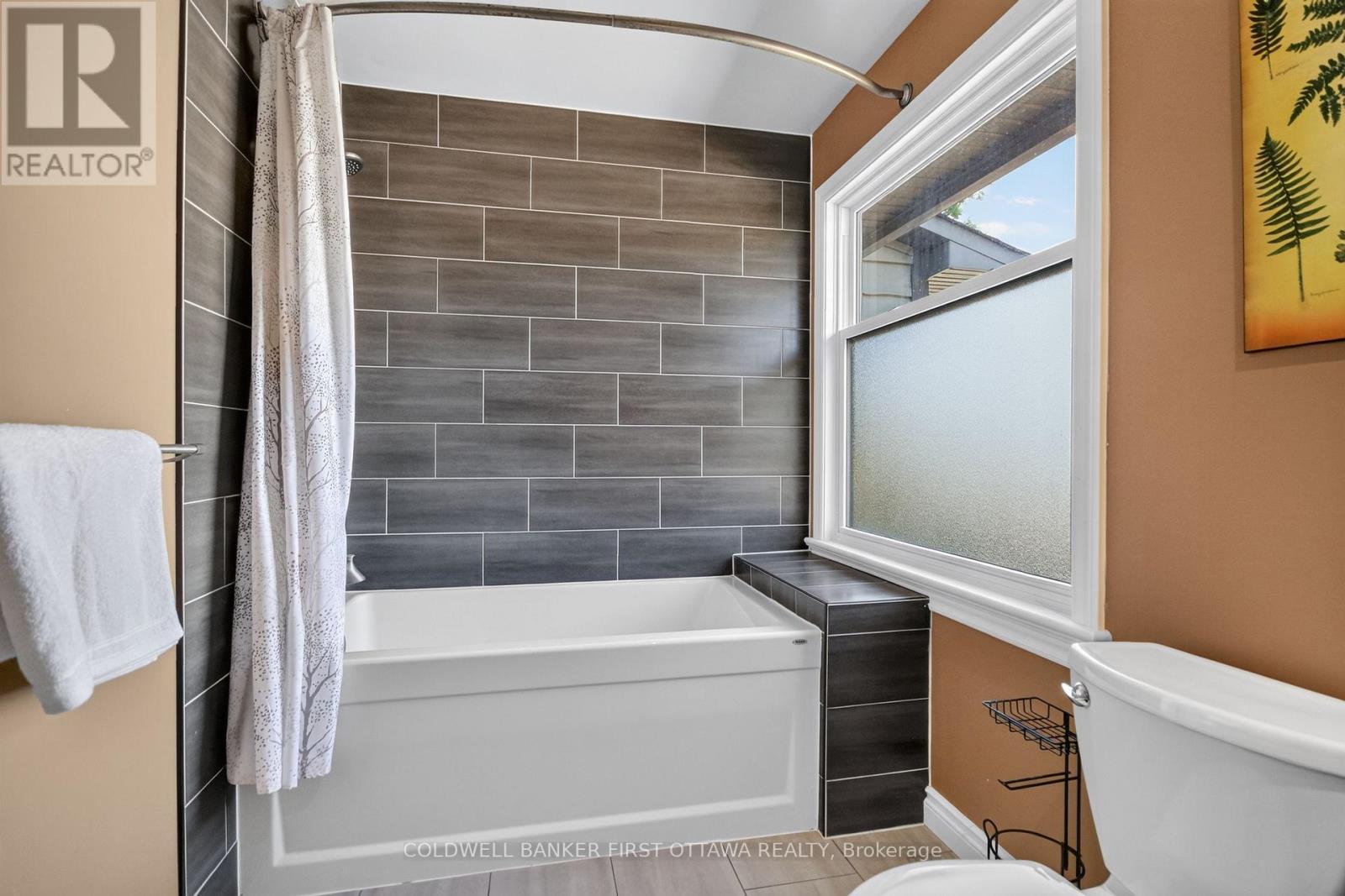 9 Foxrun Lane, Ottawa, ON