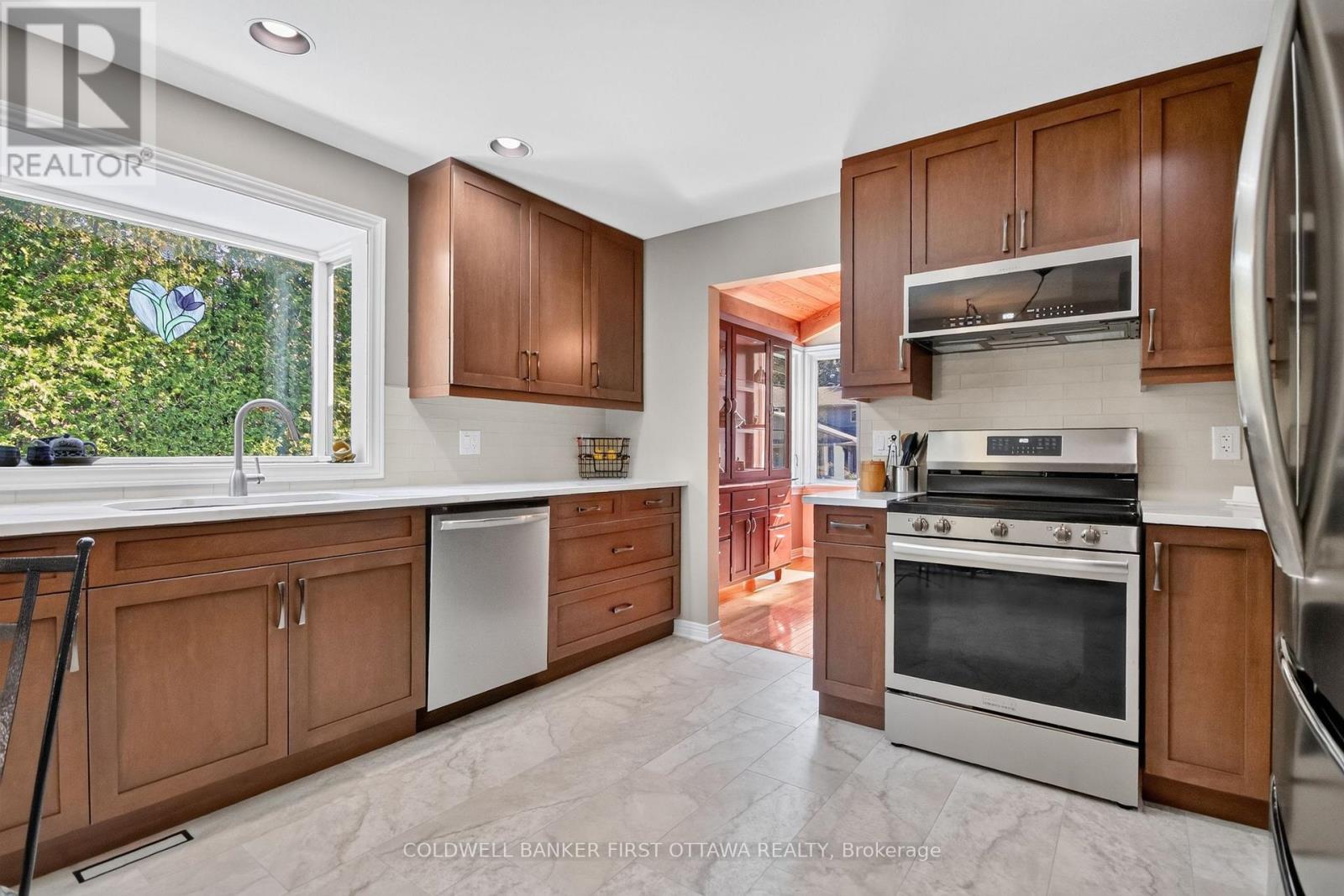 9 Foxrun Lane, Ottawa, ON
