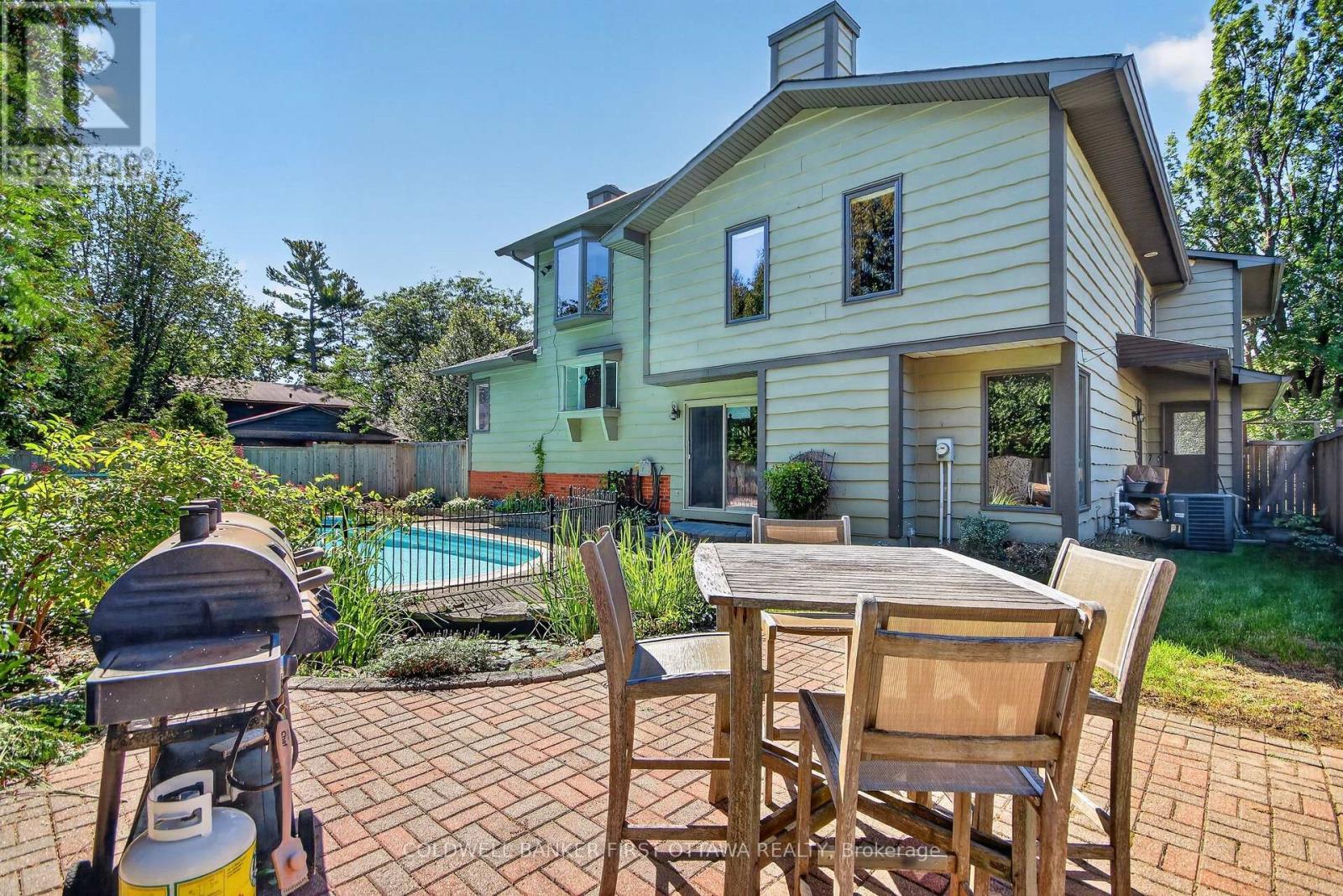 9 Foxrun Lane, Ottawa, ON