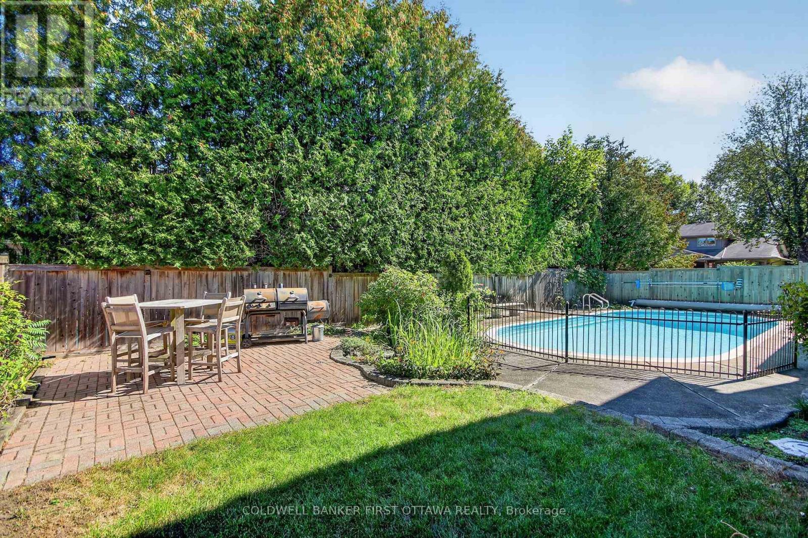 9 Foxrun Lane, Ottawa, ON