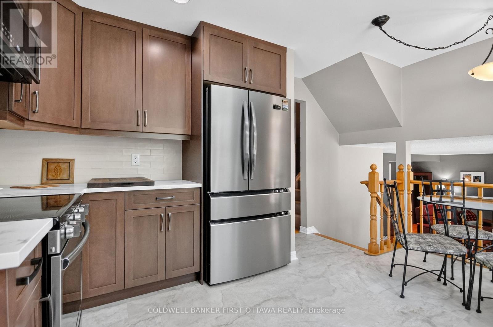 9 Foxrun Lane, Ottawa, ON