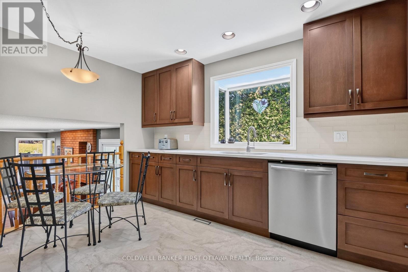 9 Foxrun Lane, Ottawa, ON
