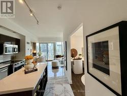 3303 - 126 SIMCOE STREET Toronto, ON M5H 4E6