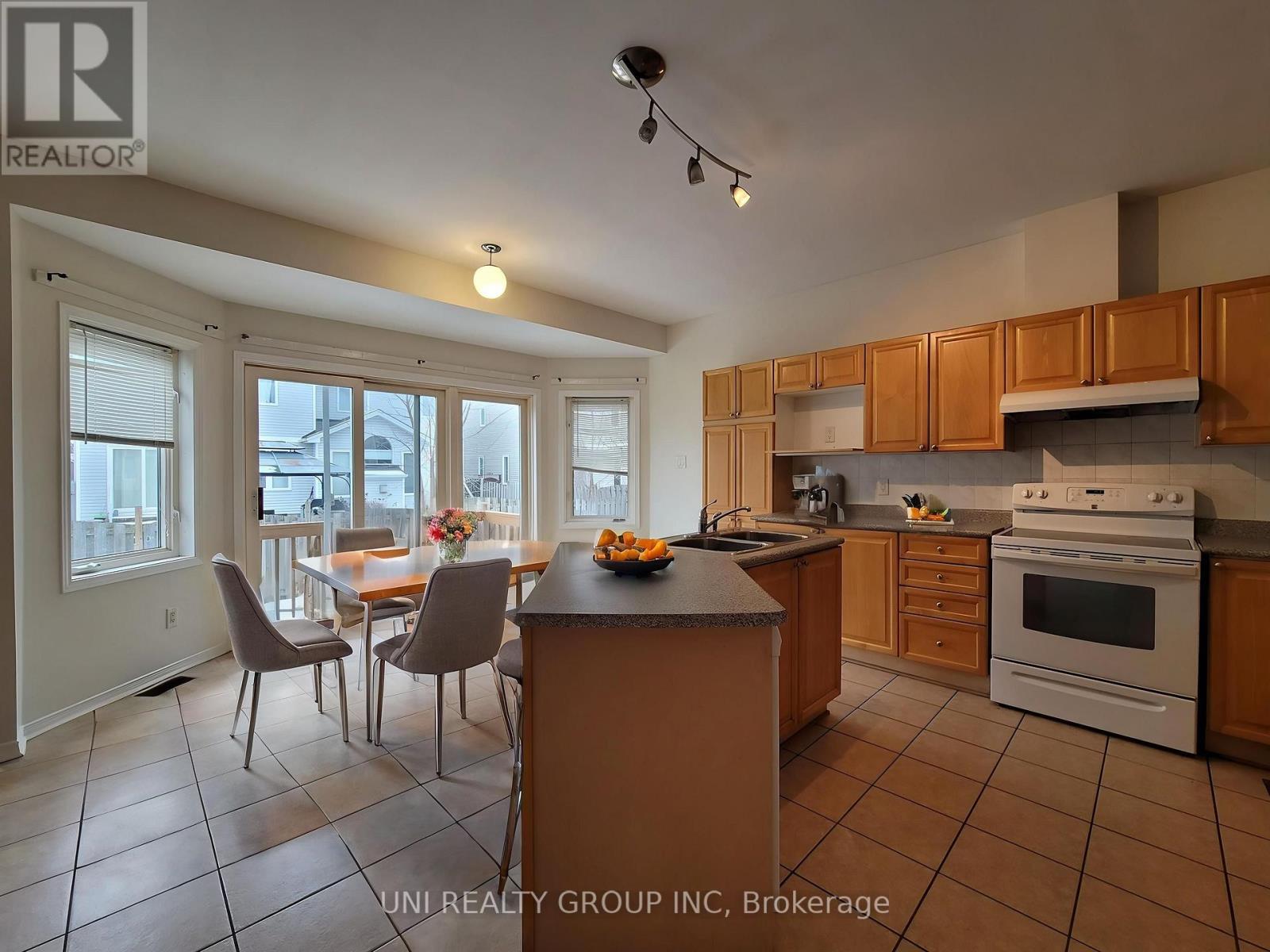 12 Staten Way, Ottawa, ON