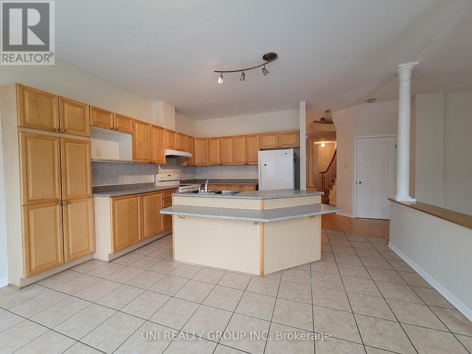 12 Staten Way, Ottawa, ON