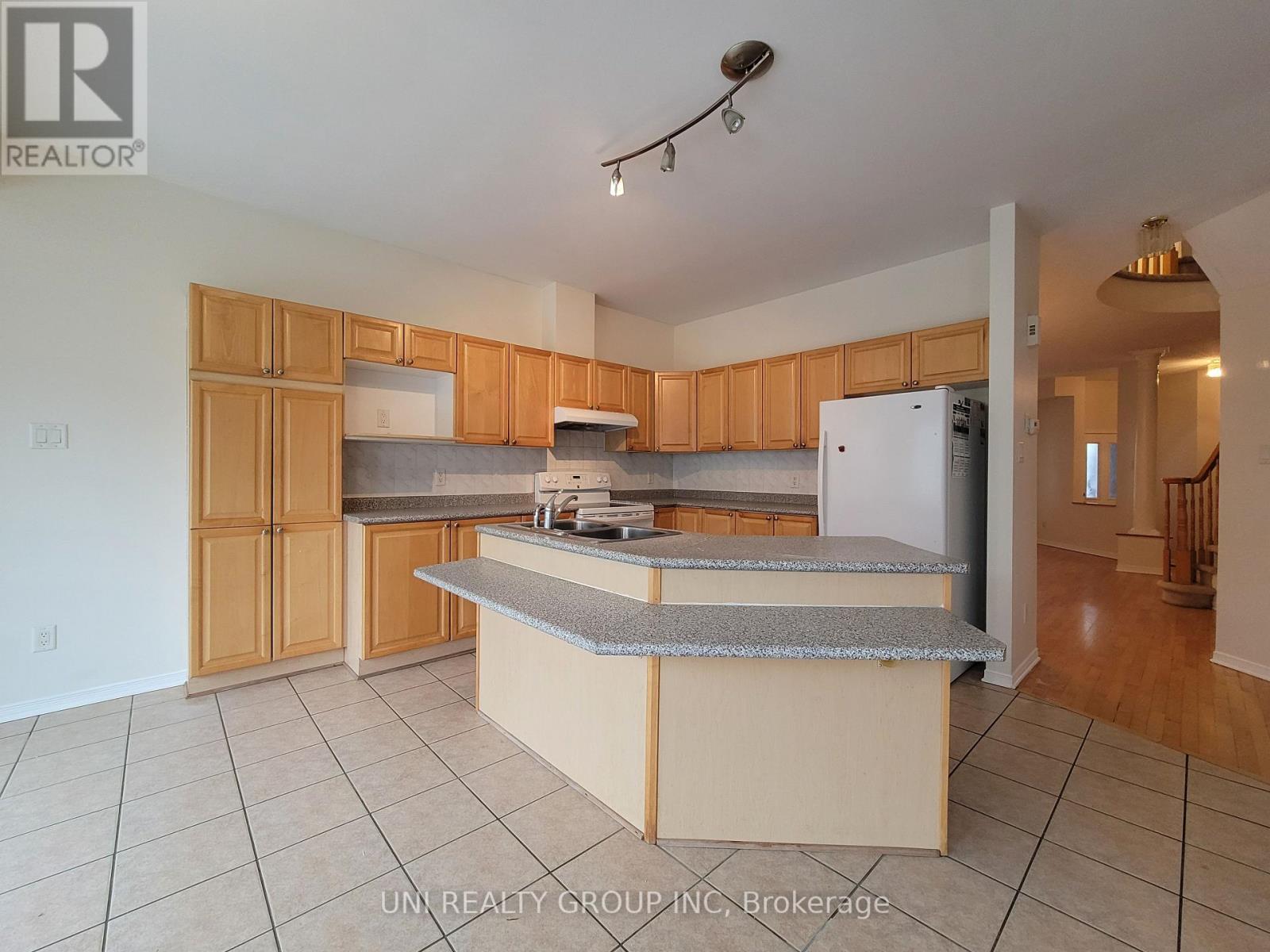 12 Staten Way, Ottawa, ON