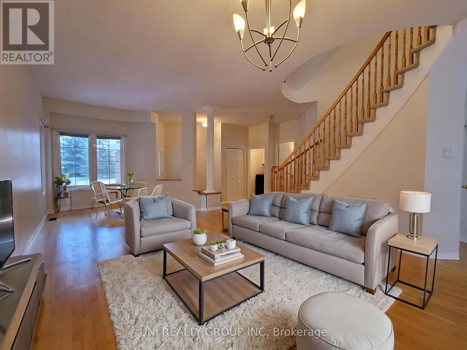 12 Staten Way, Ottawa, ON