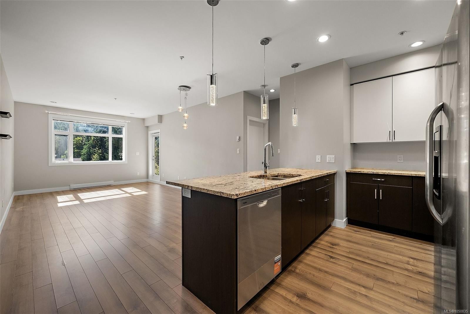 #315-2655 Sooke Rd, Langford, BC