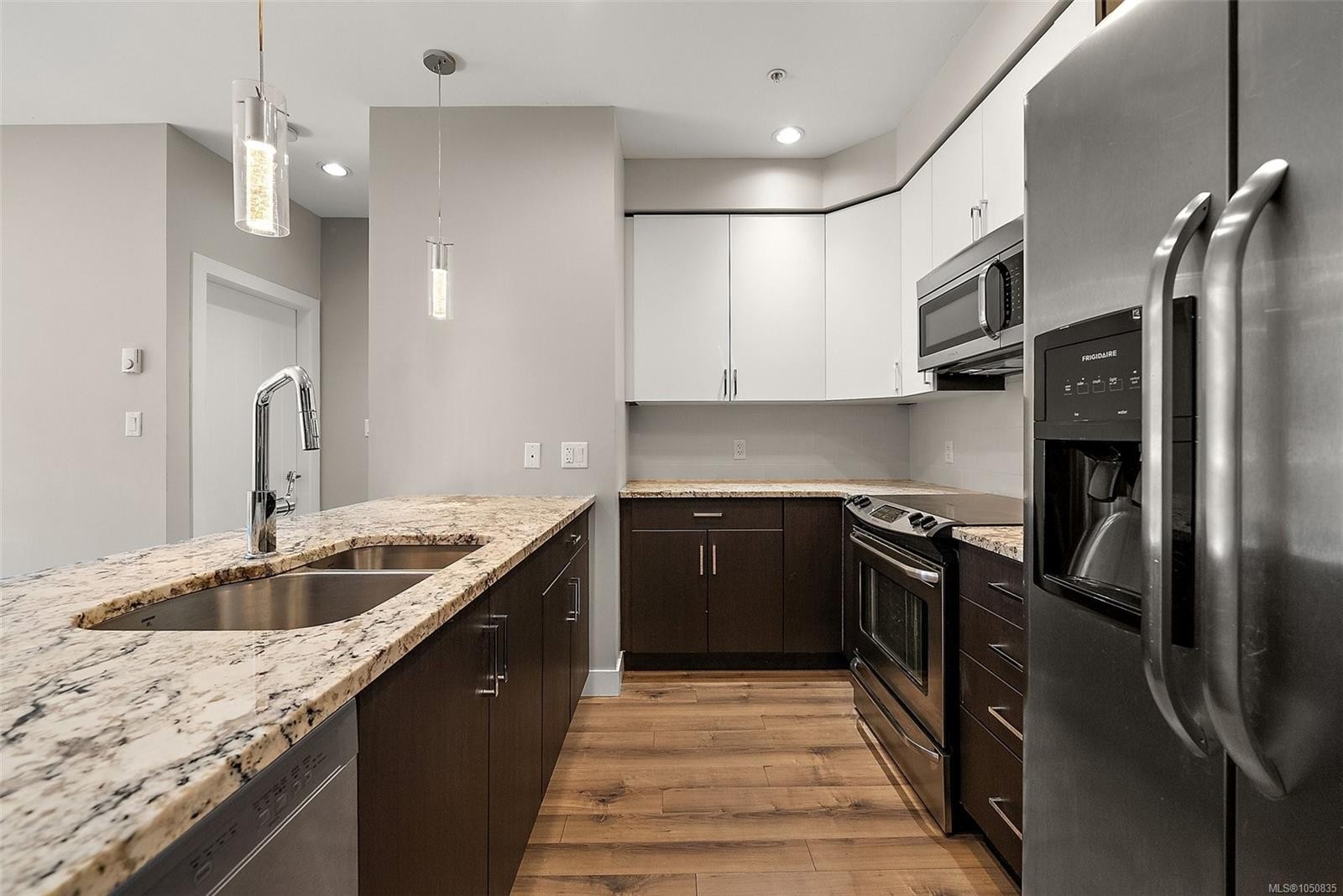 #315-2655 Sooke Rd, Langford, BC