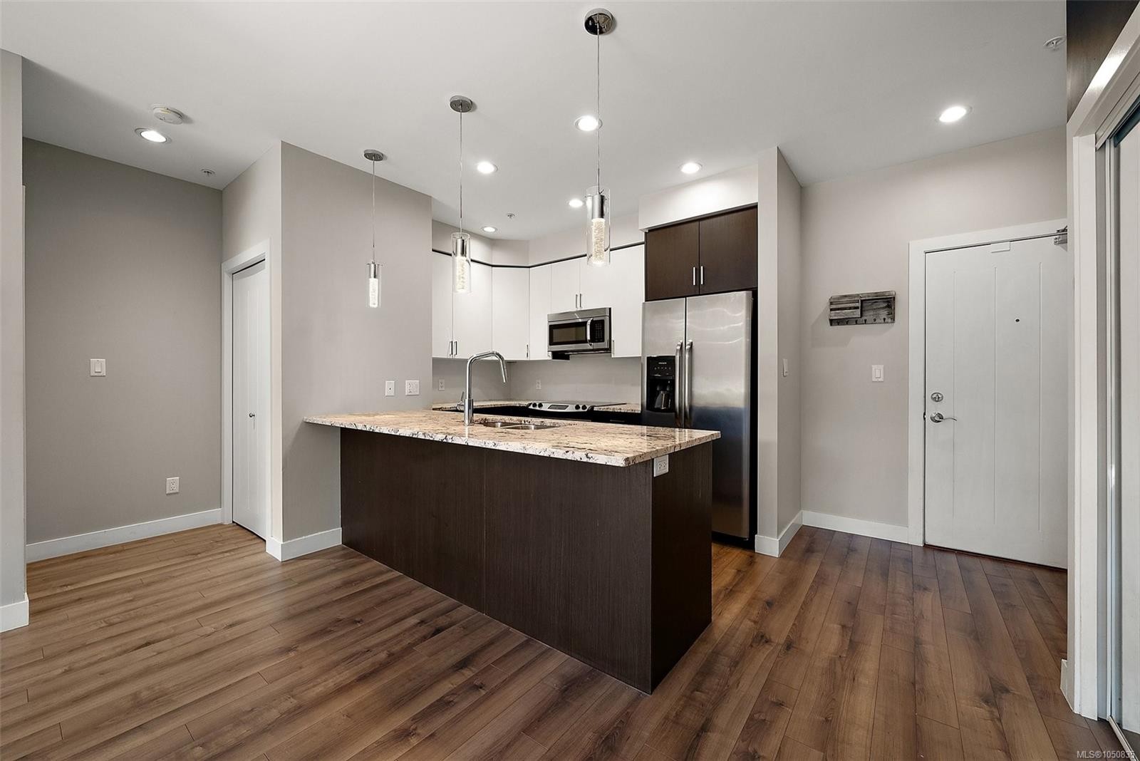 #315-2655 Sooke Rd, Langford, BC
