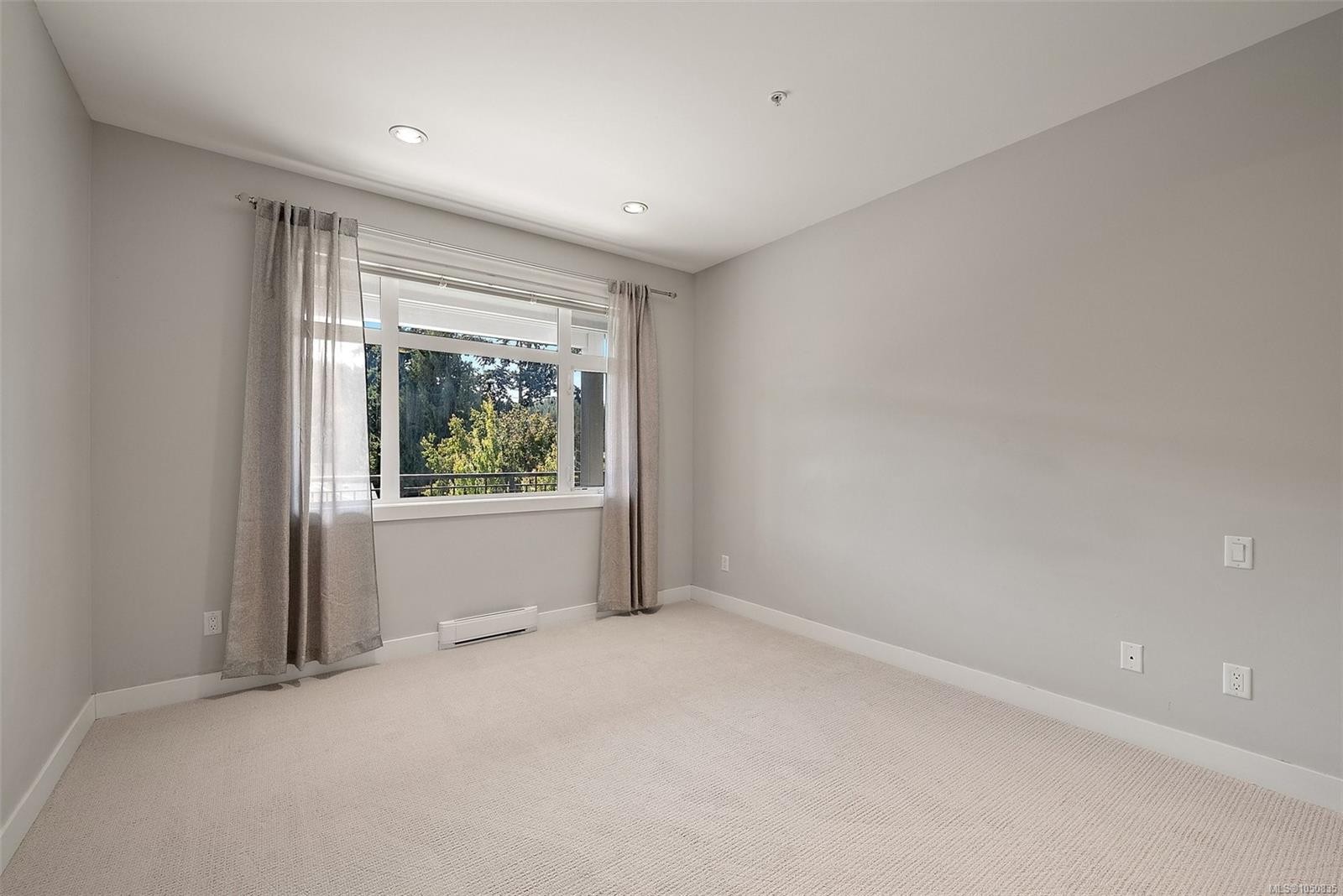 #315-2655 Sooke Rd, Langford, BC