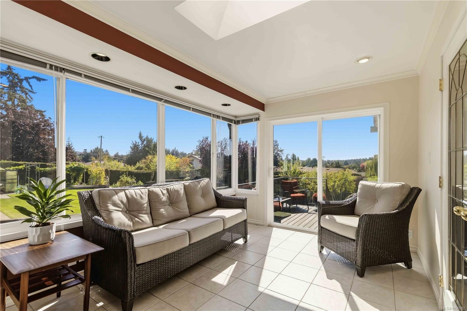 595 Ridgegrove Ave, Saanich, BC