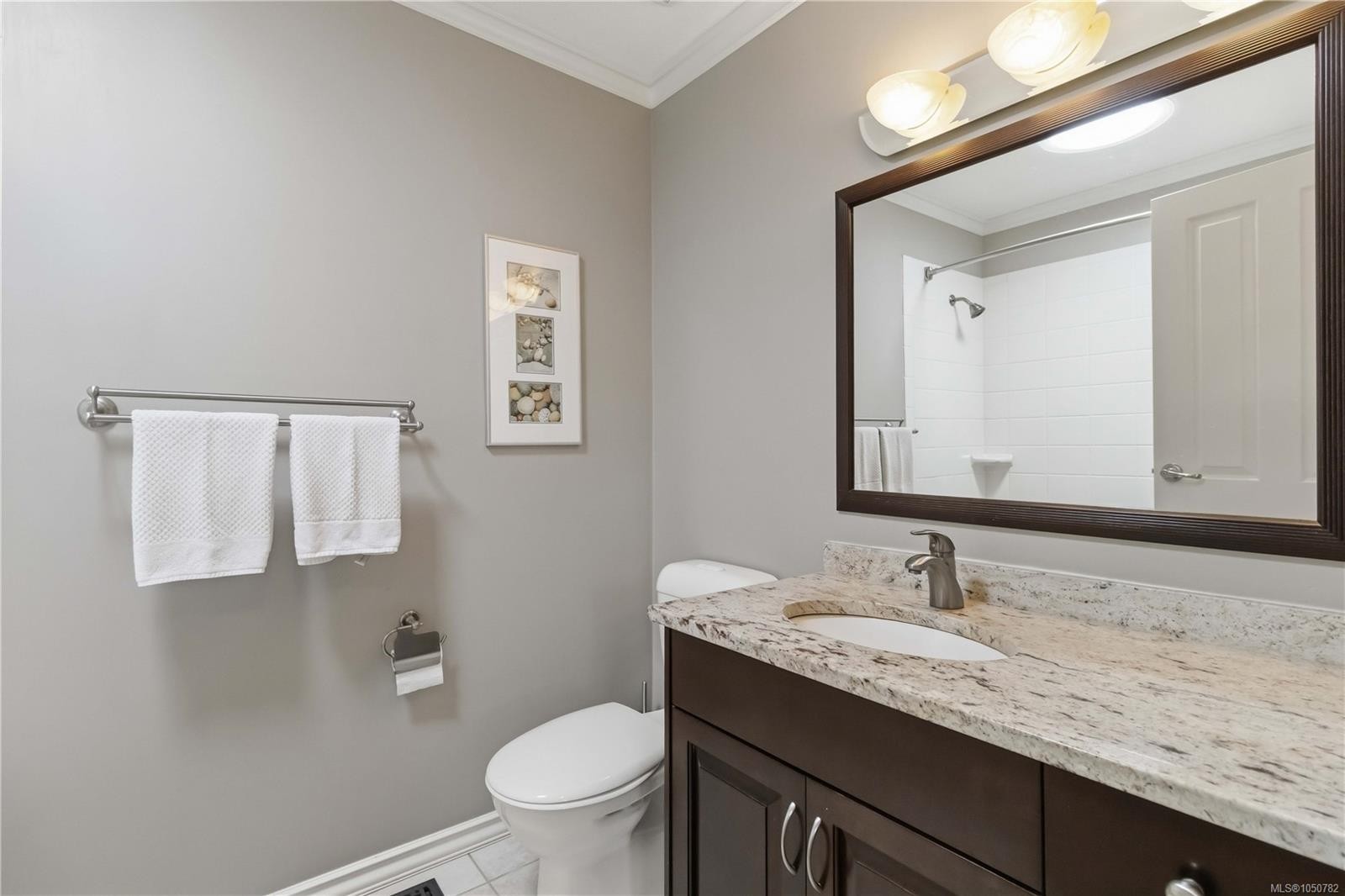 595 Ridgegrove Ave, Saanich, BC