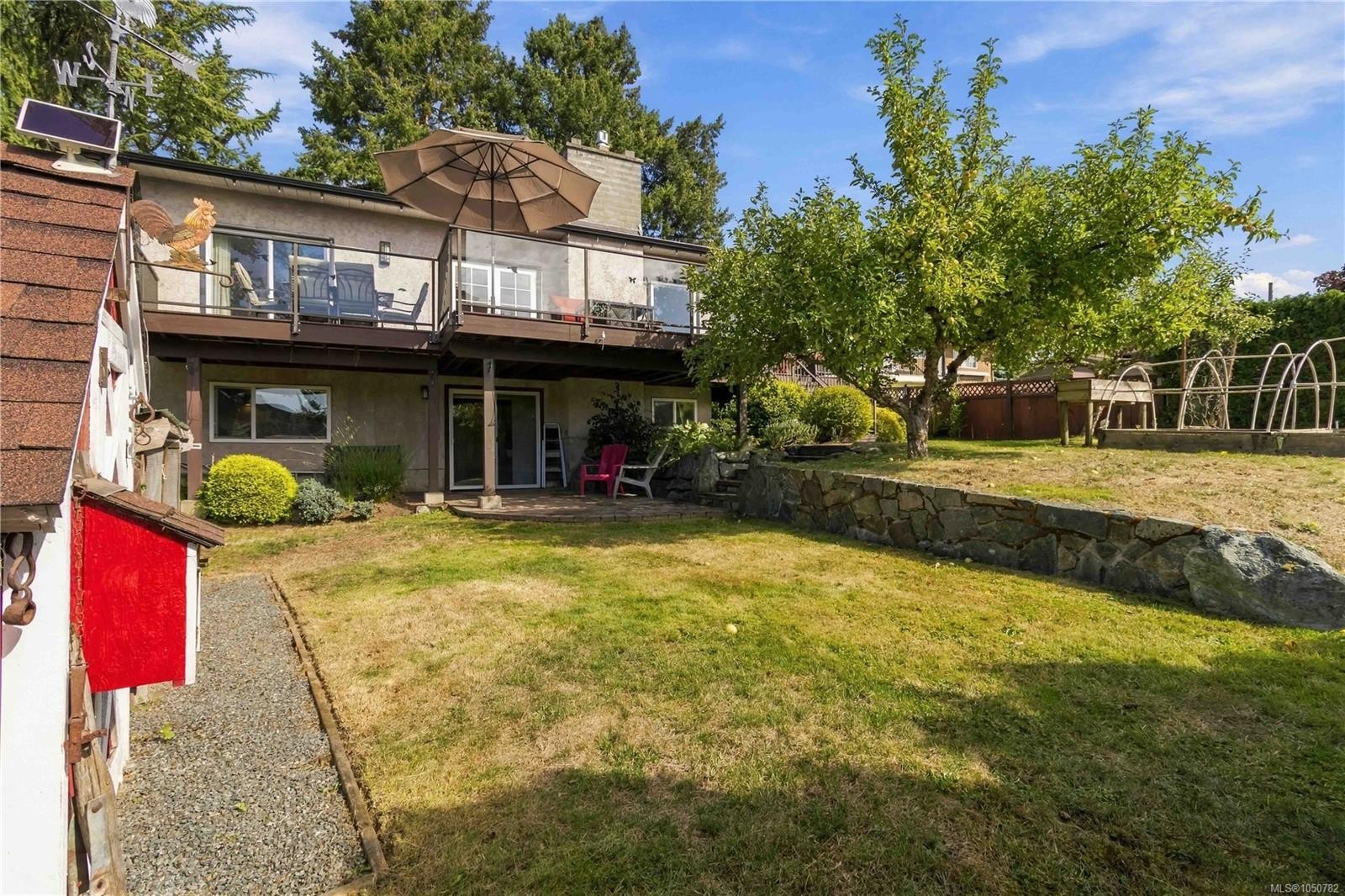 595 Ridgegrove Ave, Saanich, BC