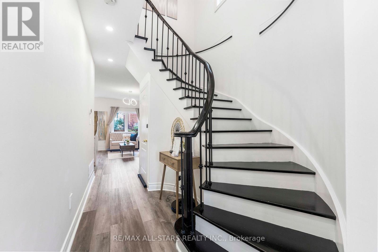 93 Arco Circle, Vaughan, ON