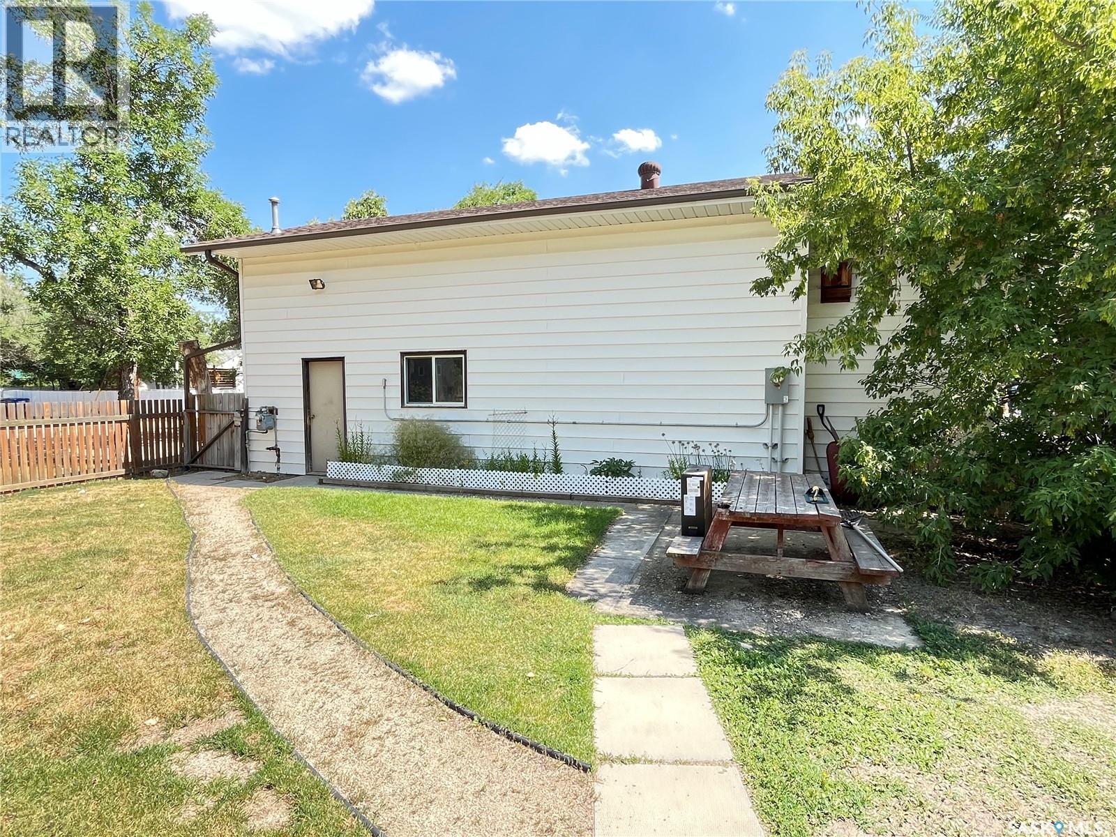 202 Hood Street, Maple Creek, SK