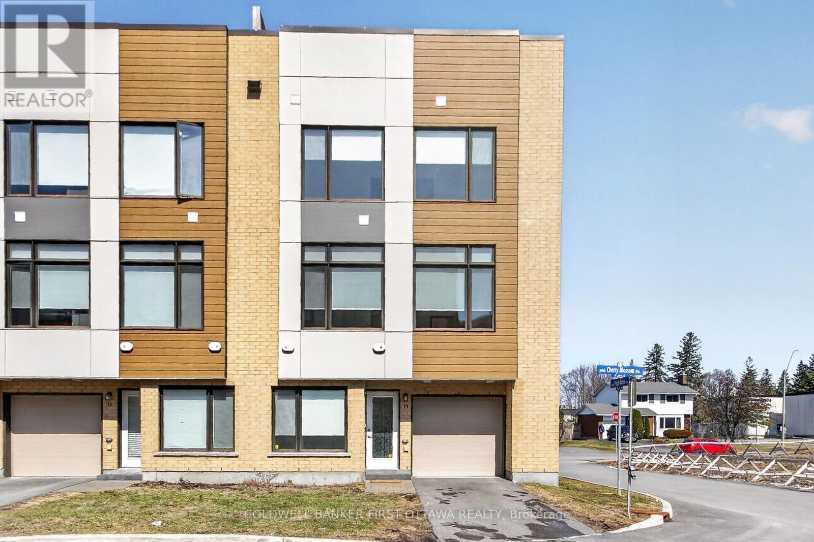 End Unit - 77 Cherry Blossom Private, Ottawa, ON