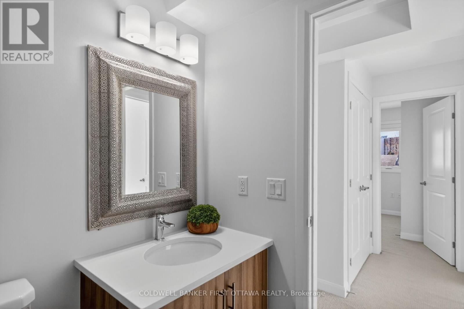 77 Cherry Blossom Private, Ottawa, ON
