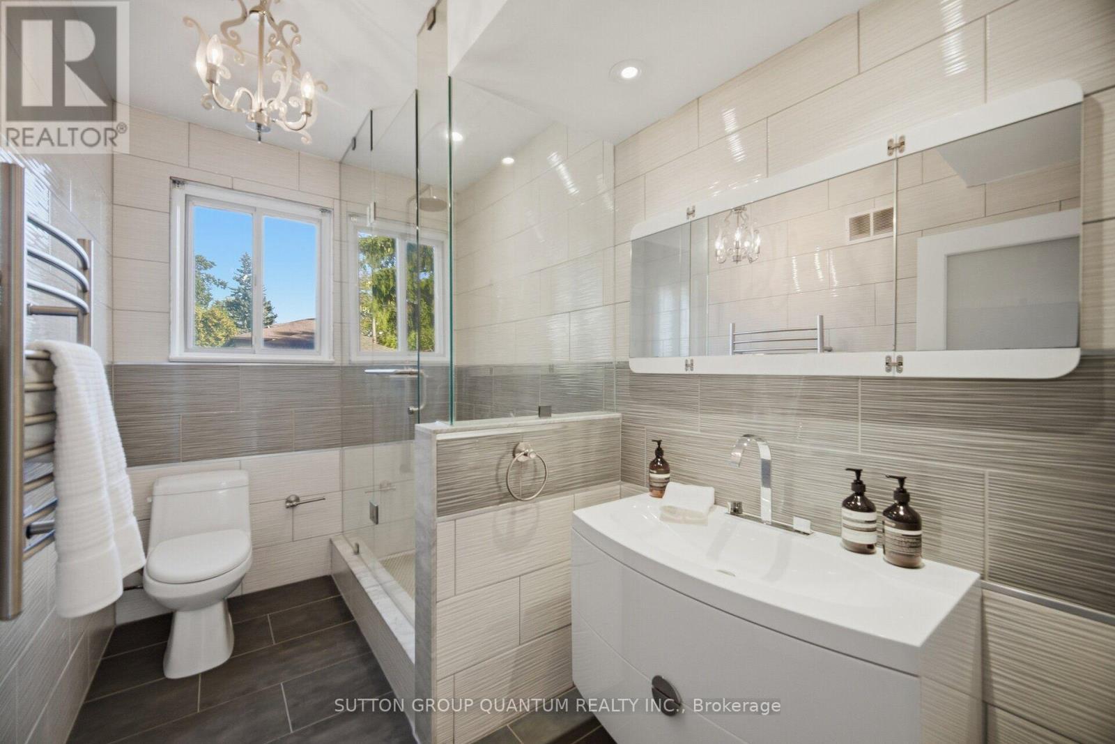 468 Lynd Avenue, Mississauga, ON