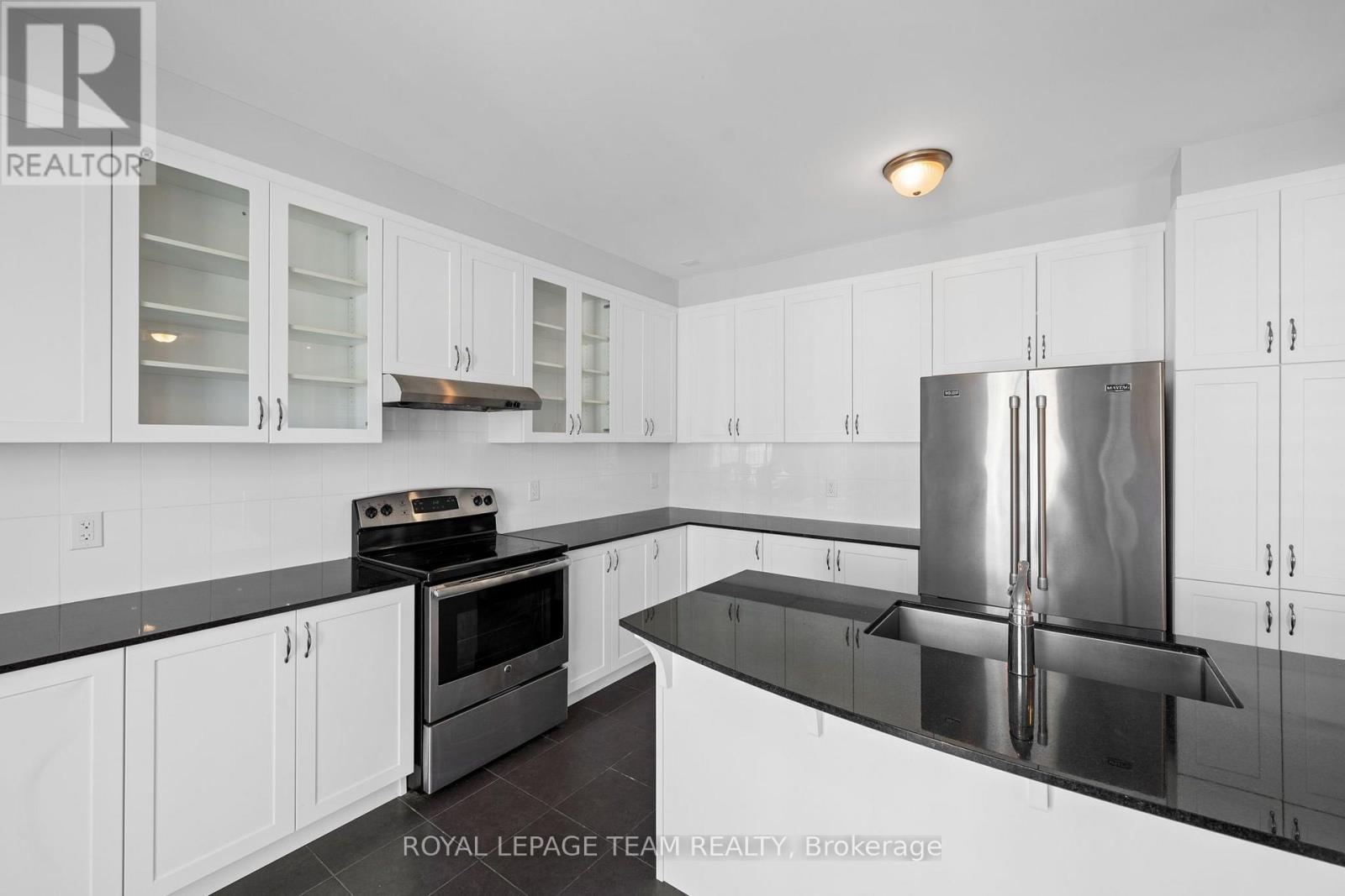 32 Escallonia Court, Ottawa, ON