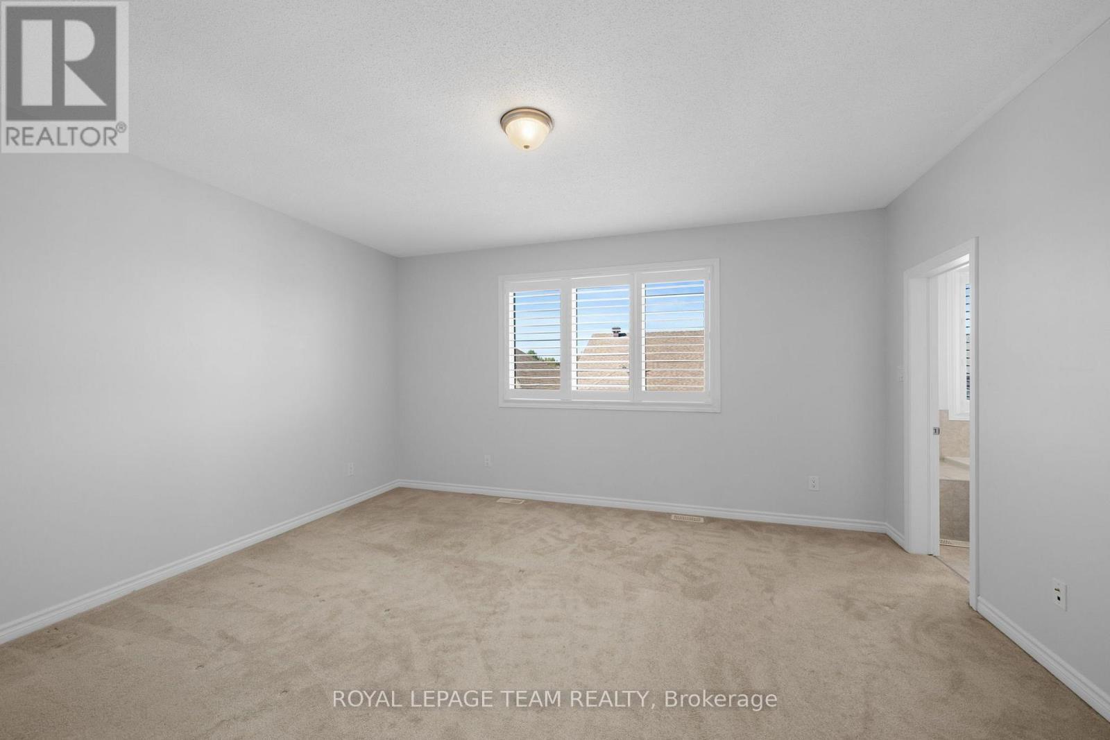 Primary - 2 WIC & 4 Piece Ensuite - 32 Escallonia Court, Ottawa, ON