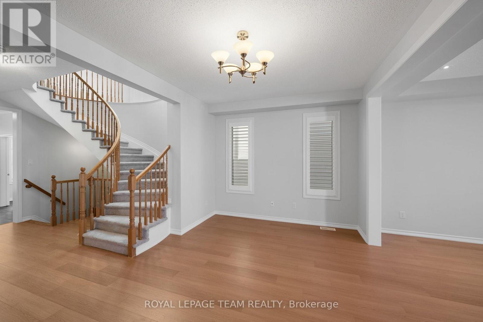 Dining Room - 32 Escallonia Court, Ottawa, ON