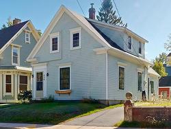 426 Main Street Mahone Bay, NS B0J 2E0