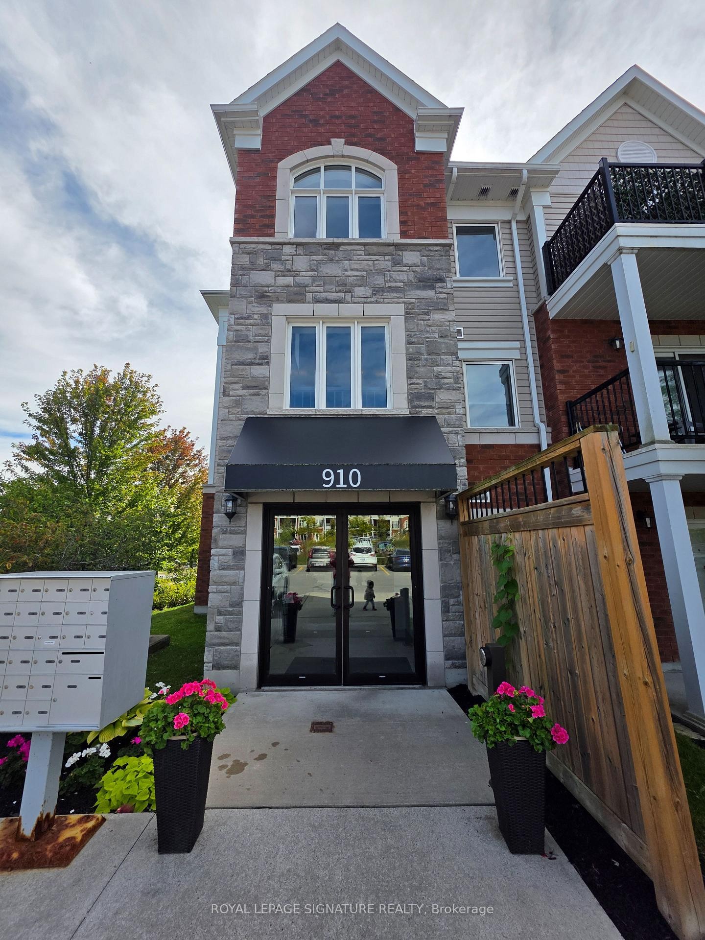 102-910 Wentworth Street, Peterborough, ON