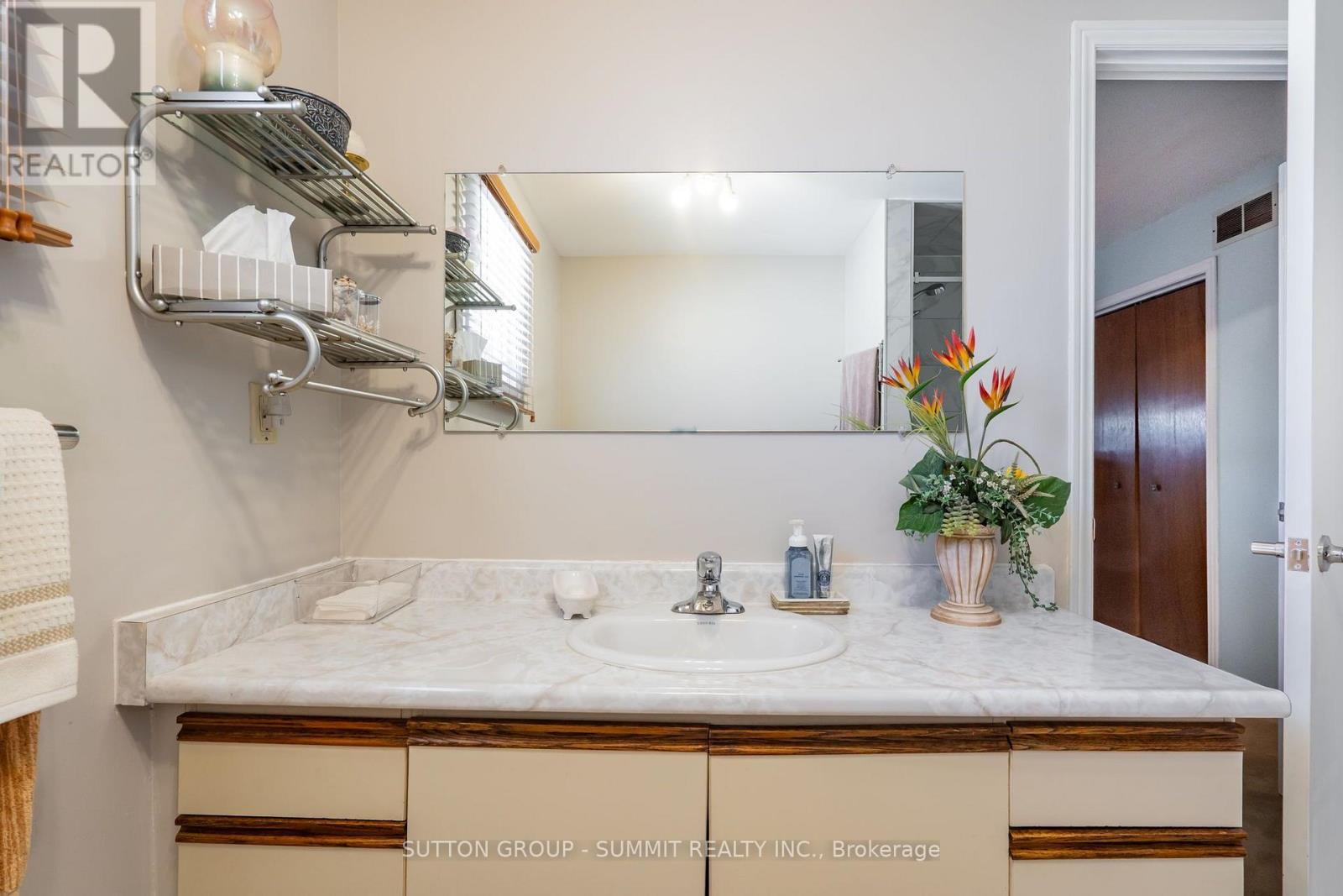 437 Eaglewood Drive, Hamilton, ON