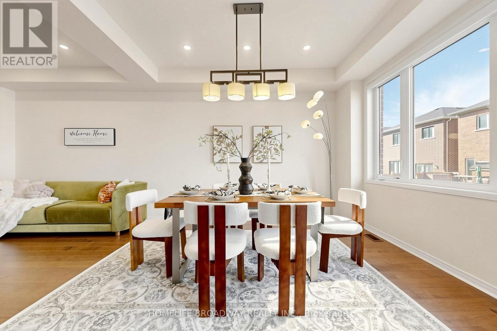 112 Ness Drive, Richmond Hill, ON