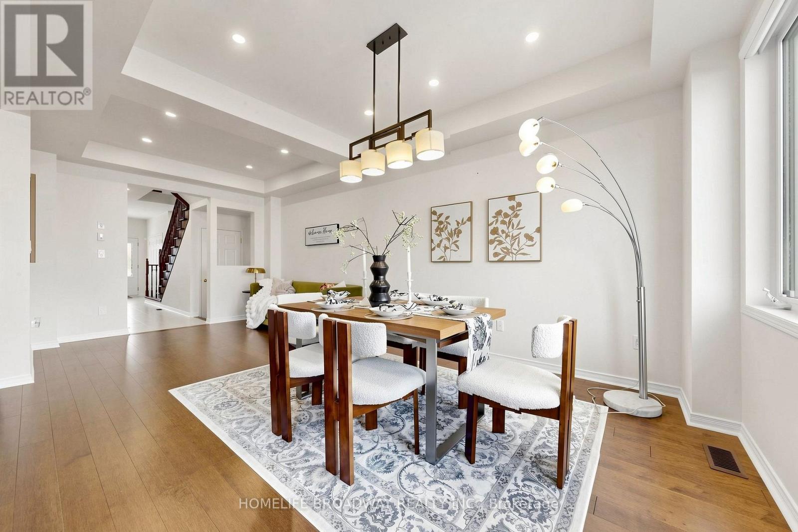112 Ness Drive, Richmond Hill, ON