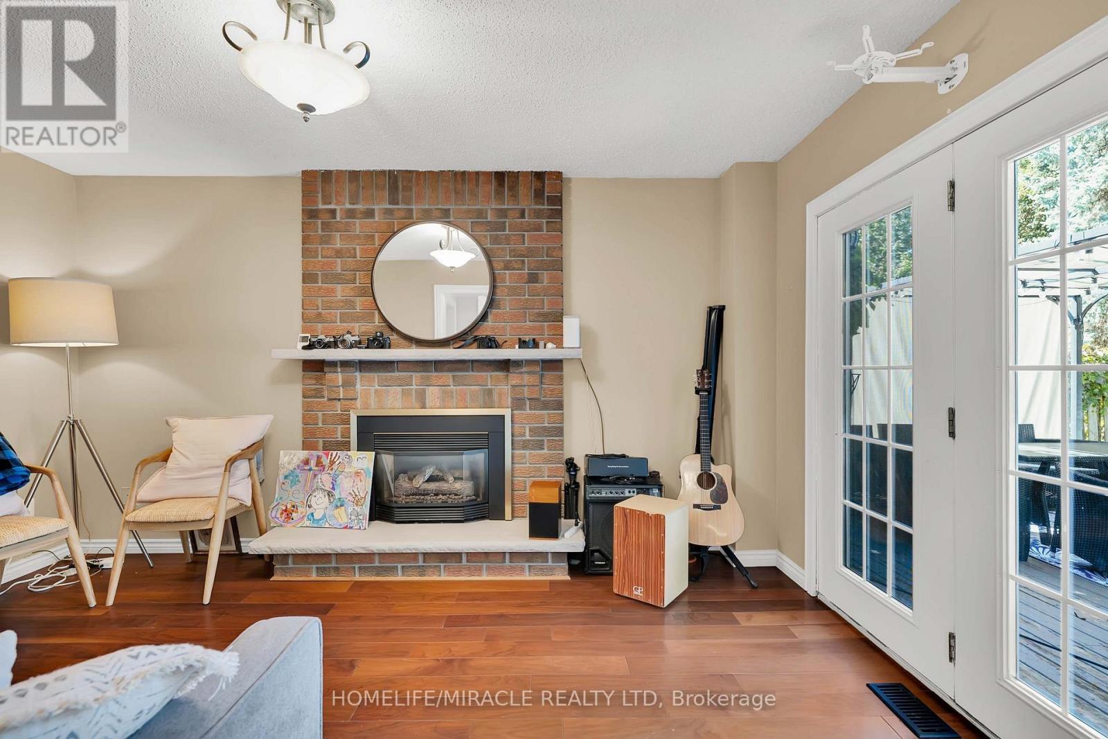 9 Iris Crescent, Brampton, ON